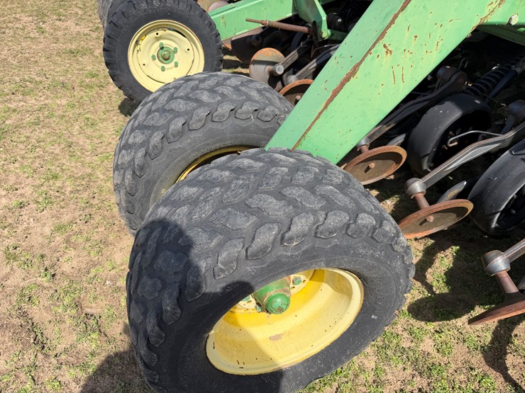 john-deere-1560-image-8