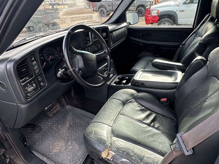 2002-gmc-2500-image-19