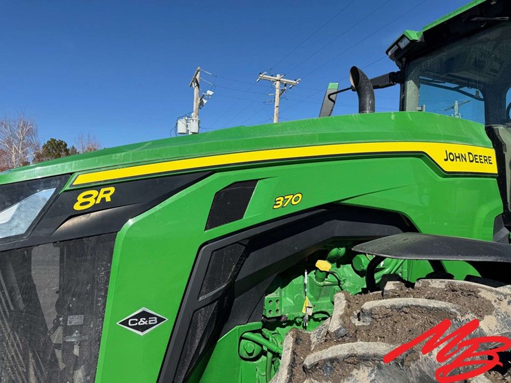 2023-john-deere-8r-370-image-13