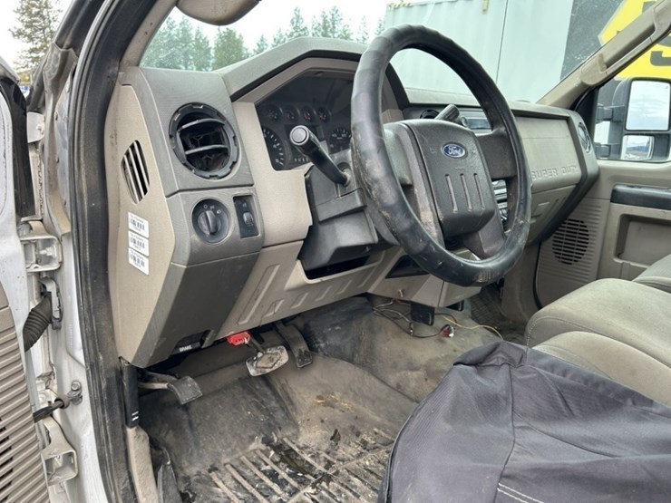 2010-ford-f550-xl-sd-image-31