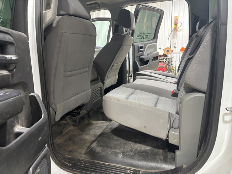 #2331-•-2022-chevrolet-5500-hd-flatbed-truck-image-33