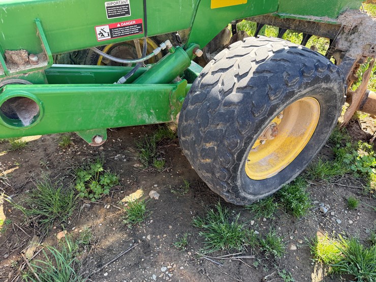 john-deere-2623vt-image-39