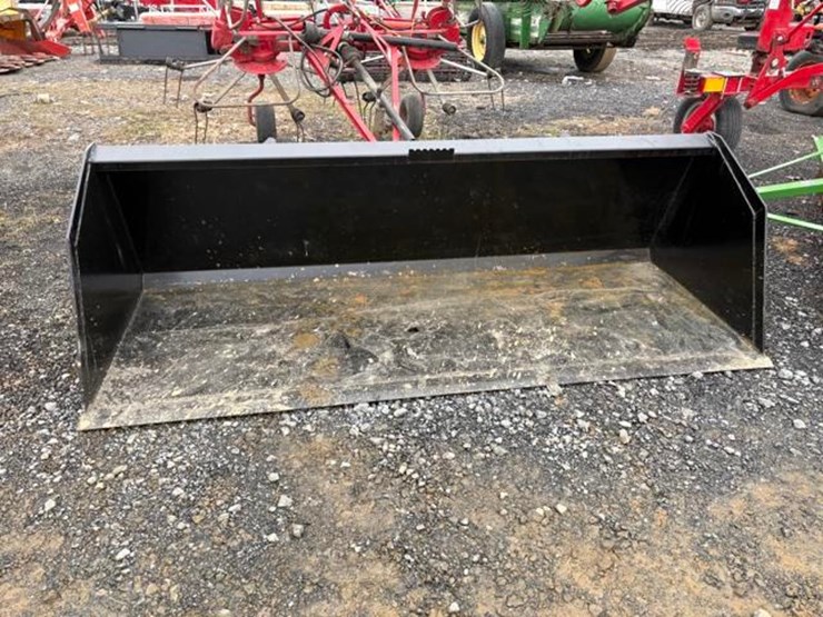 96in-snow/material-bucket-image-1