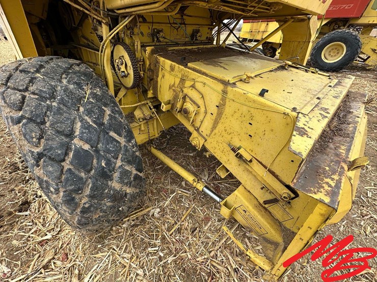 new-holland-70-image-11