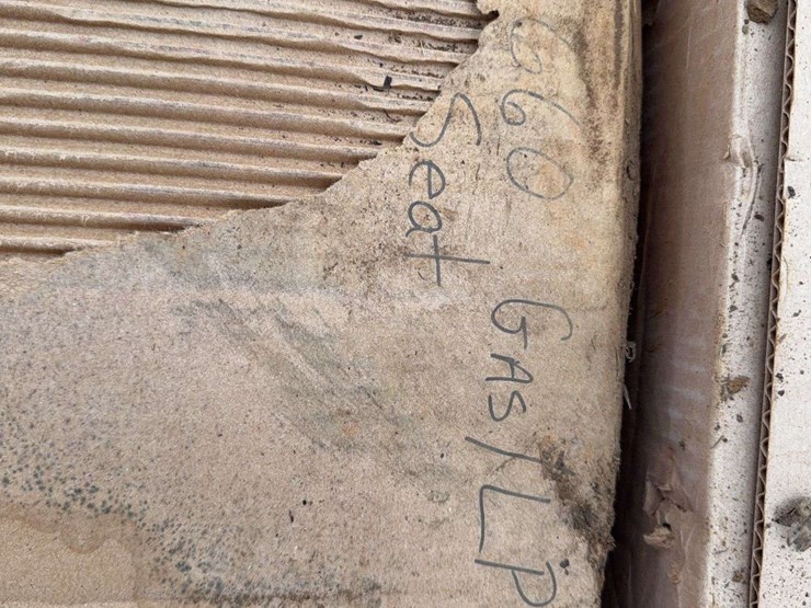 tractor-seats-and-tires-image-9