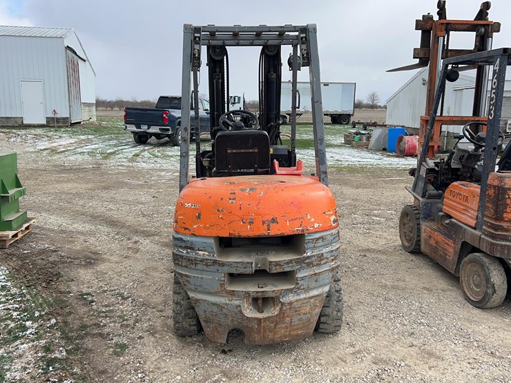 toyota-6000lb-forklift-image-7