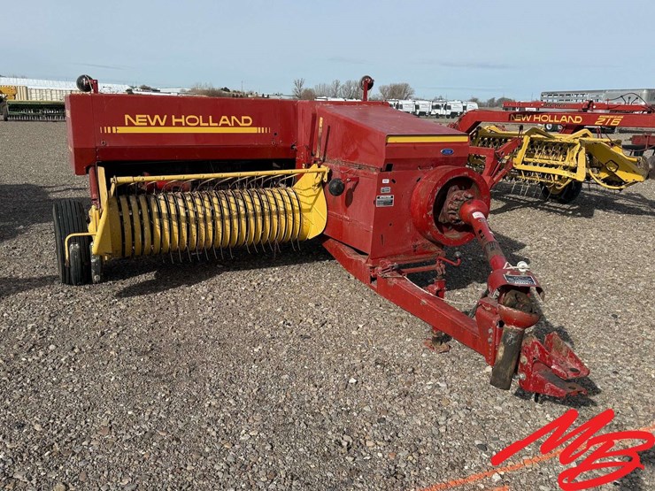 new-holland-426-image-1