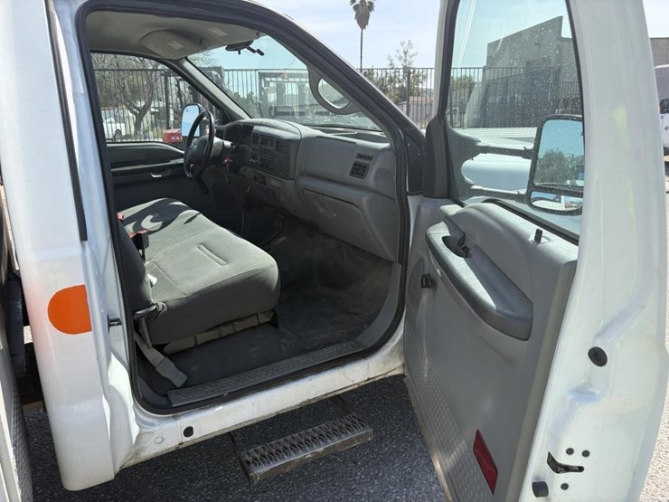 2002-ford-f450-image-9