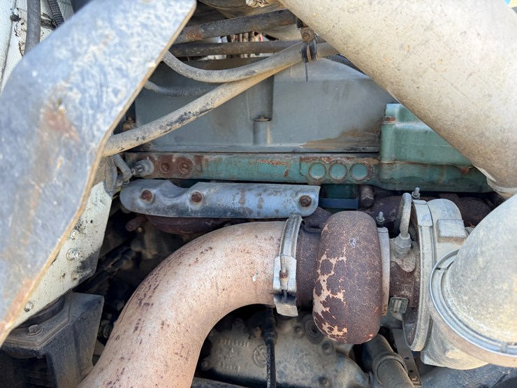 #42453-•-1996-freightliner-daycab-truck-tractor-vin:-1fupdcxb8th744360-image-56