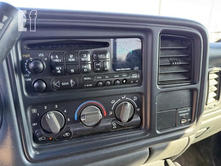 2000-gmc-2500-image-11