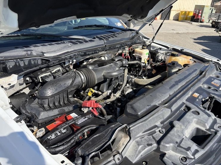 2017-ford-f550-image-8