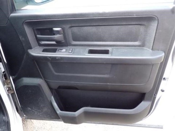 2018-dodge-1500-image-37