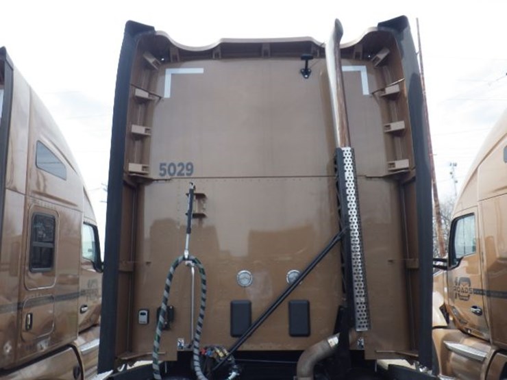 2022-kenworth-t680-image-14