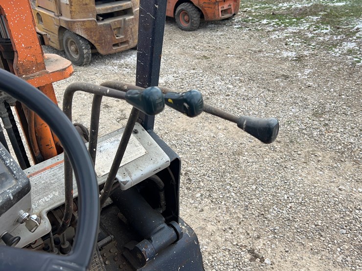 toyota-4000lb-forklift-image-16