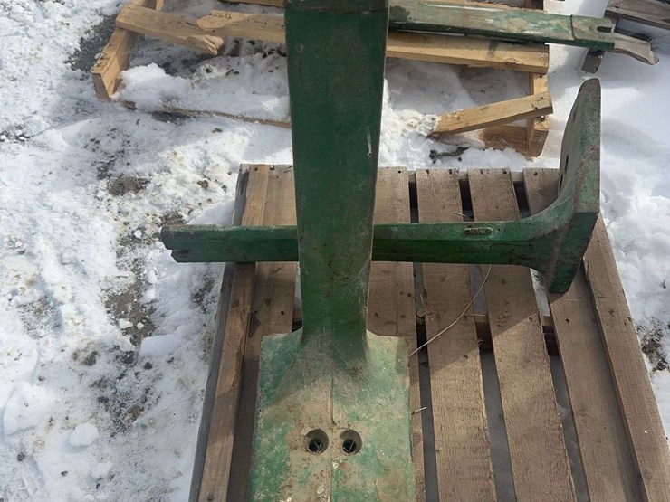 john-deere-3010-image-2