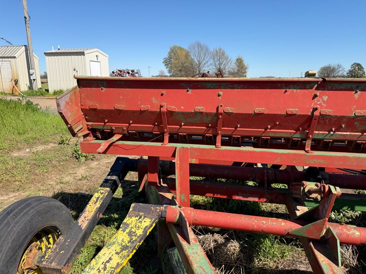 #42473-•-levee-squeeze-w/seeder-109-image-19