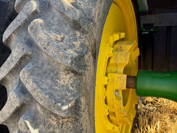 2010-john-deere-8245r-image-18