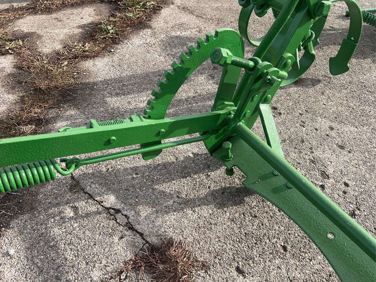 john-deere-one-row-mounted-cultivator-image-5
