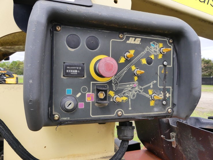 2016-jlg-t350-image-10