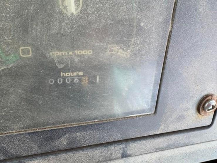 2002-case-590sl-image-31