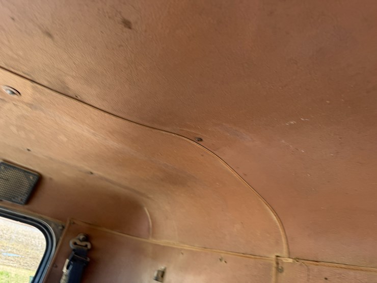 #42453-•-1996-freightliner-daycab-truck-tractor-vin:-1fupdcxb8th744360-image-69