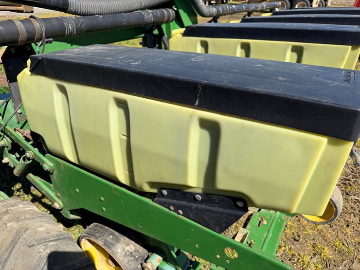 john-deere-7300-image-41