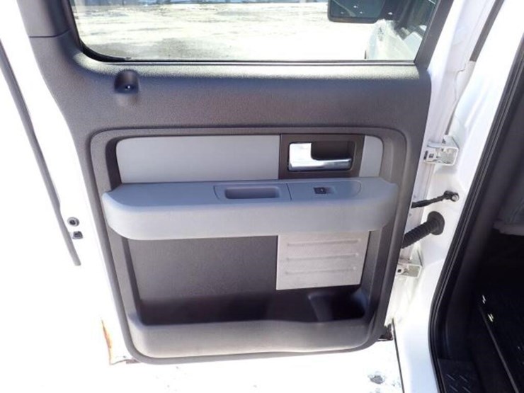 2013-ford-f150-xlt-image-28