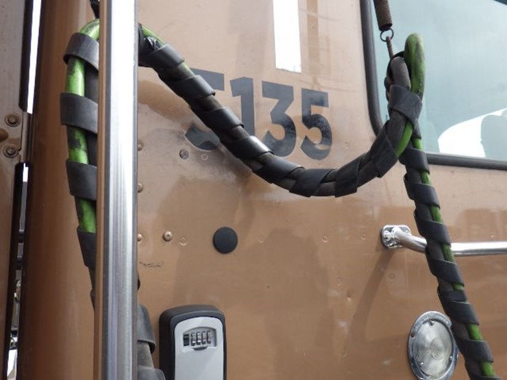 2022-kenworth-t680-image-15