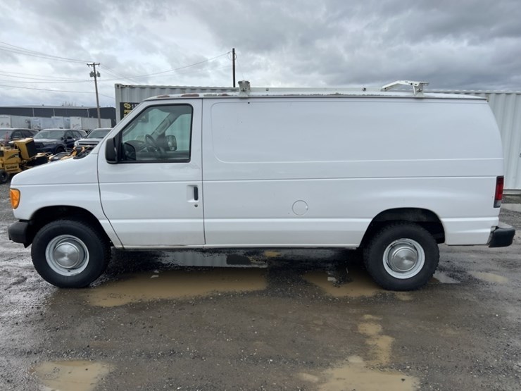 2004-ford-e250-image-7