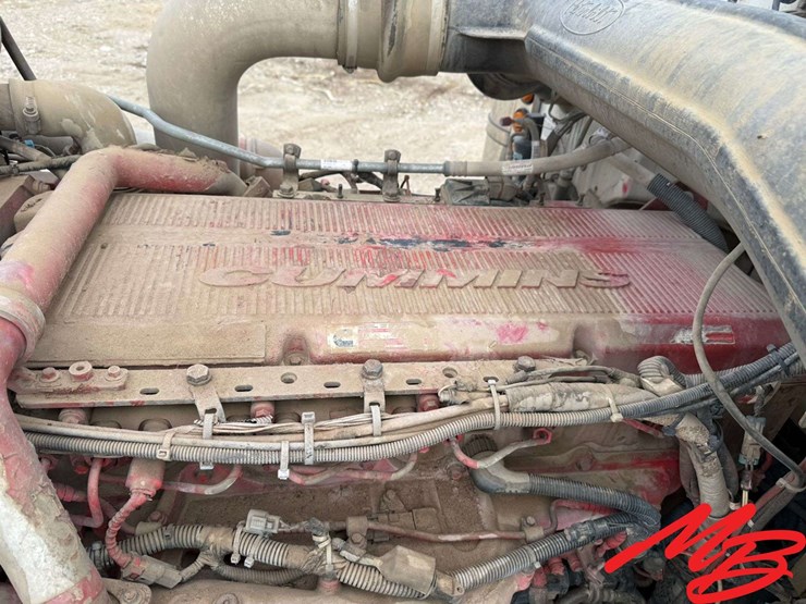 2013-peterbilt-388-image-11