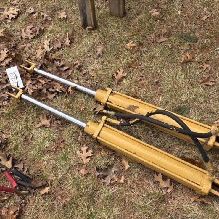 (2) Hydraulic Rams