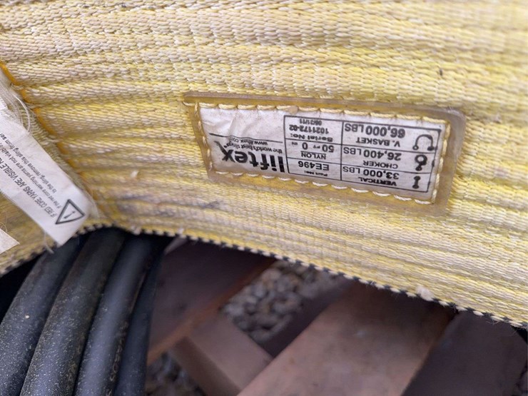 tractor-hydraulic-lines-and-lifting-cable-and-strap-image-4