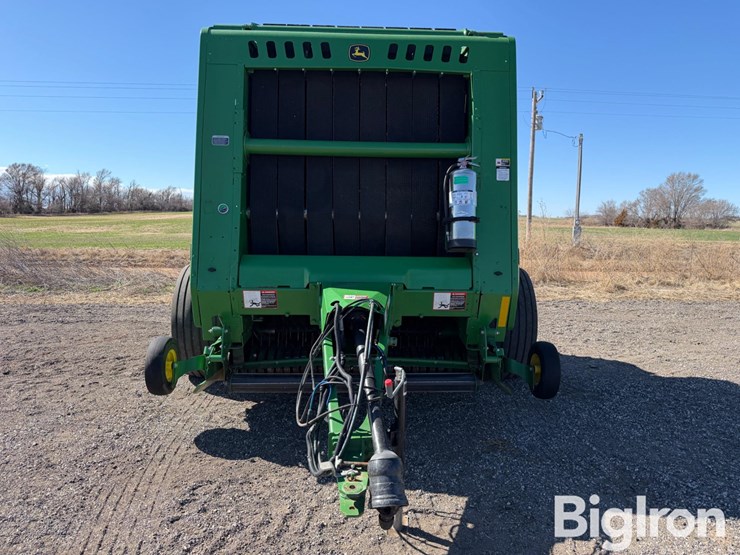 2022-john-deere-560m-image-2