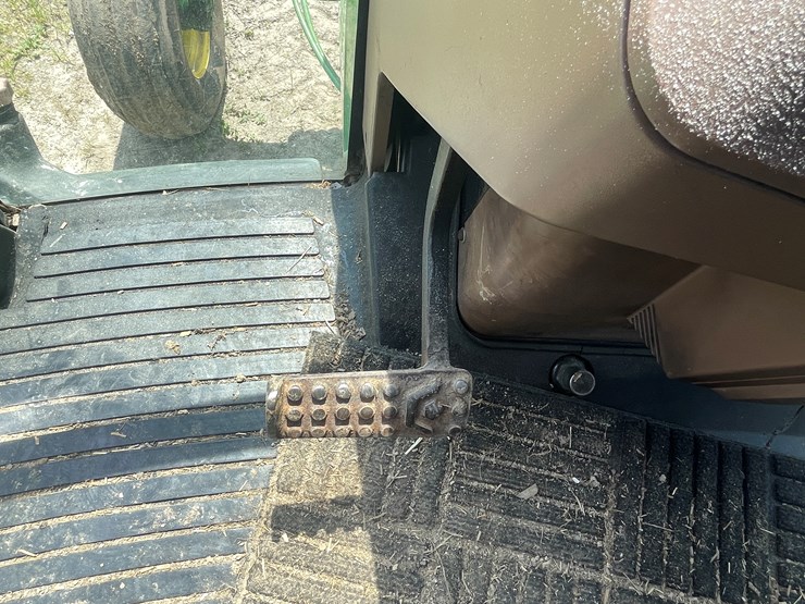 john-deere-7600-image-22