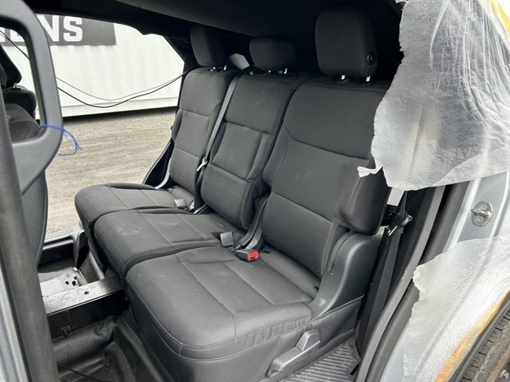 2020-ford-explorer-image-22