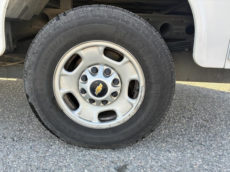 2015-chevrolet-silverado-2500hd-image-5