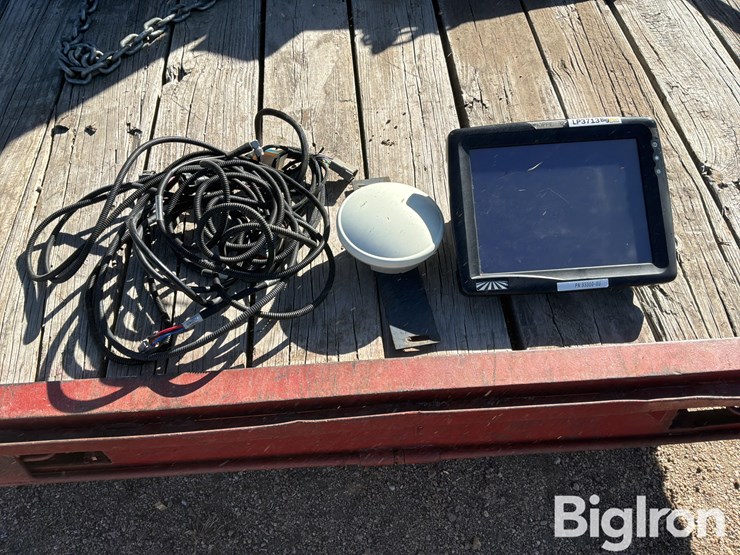 trimble-display-&-receiver-image-2