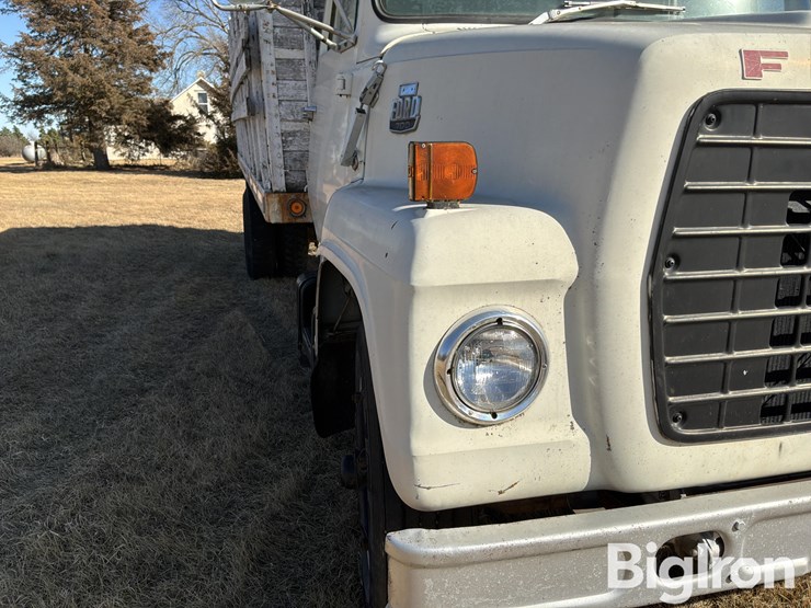 1979-ford-700-image-11