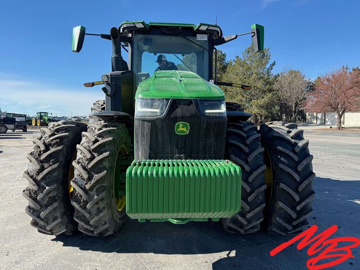 2023-john-deere-8r-370-image-7