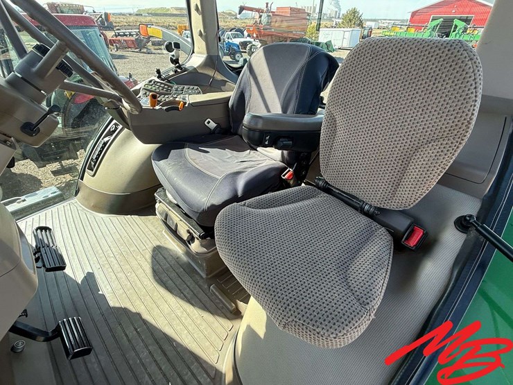 2011-john-deere-7215r-image-18