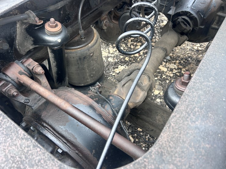 1998-peterbilt-379-image-39