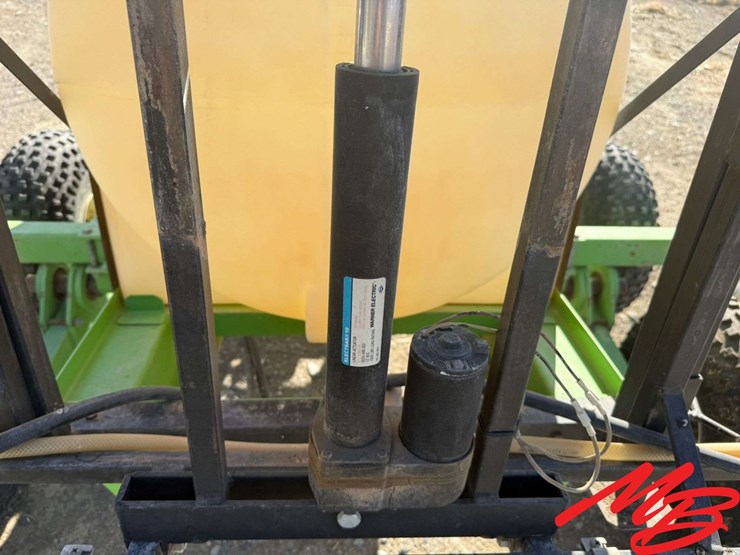 spray-meister-pull-type-sprayer-w/-110-gallon-tank-and-22'w-booms-image-9