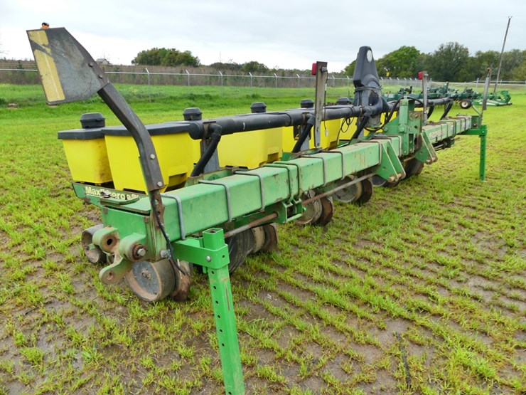 john-deere-1700-image-4