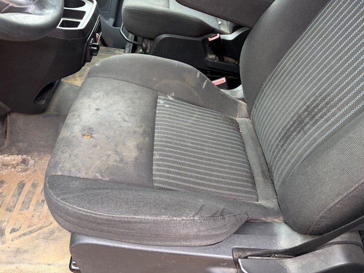 2015-ford-transit-image-16