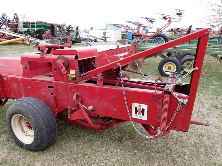 case-ih-4390-image-7