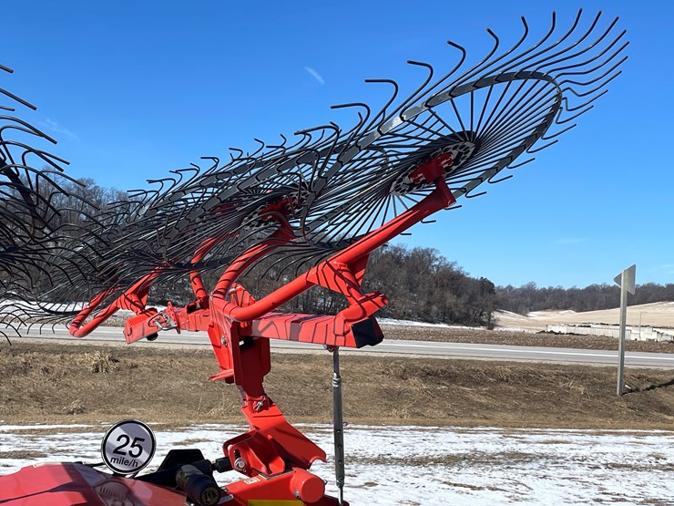 #1012-•-kuhn-(8)-wheel-speedrake-image-17