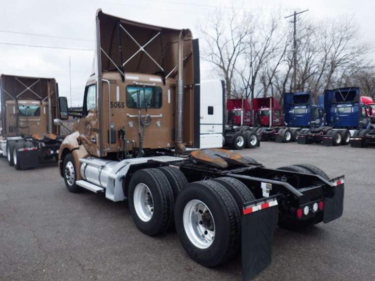 2022-kenworth-t680-image-14