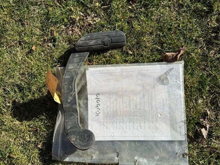 2021-kubota-l2501hst-image-34