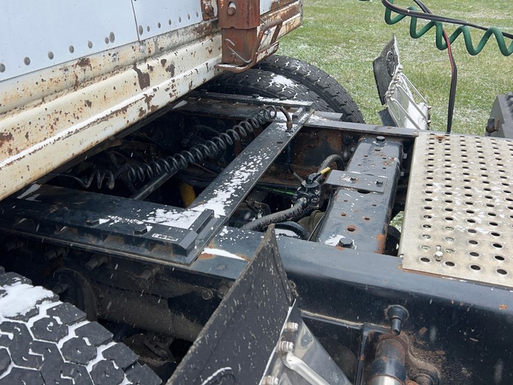 2005-international-8600-image-28