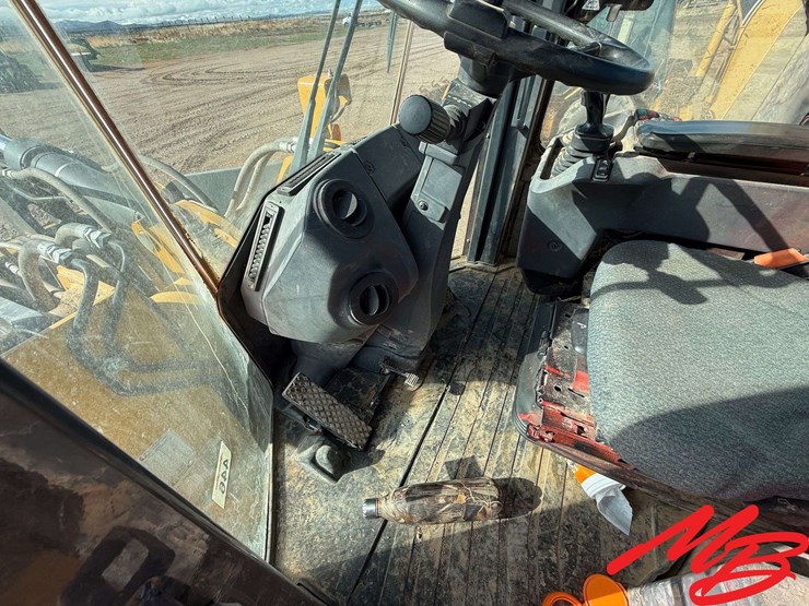 2018-deere-544k-image-24